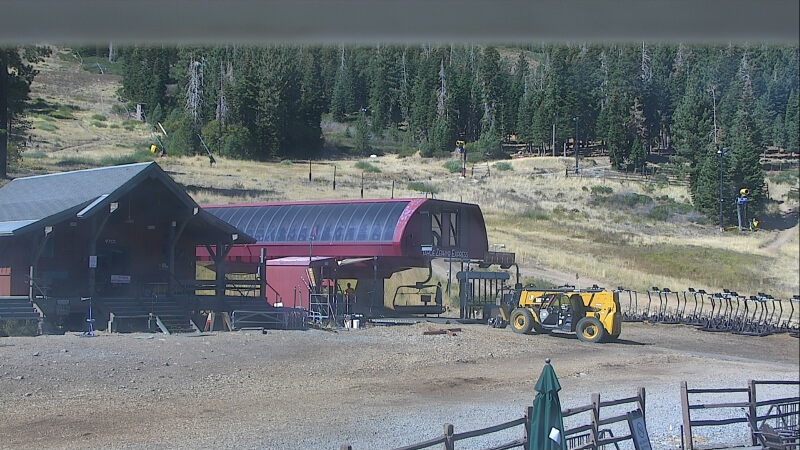 Zephyr • Mid-mountain webcam snapshot